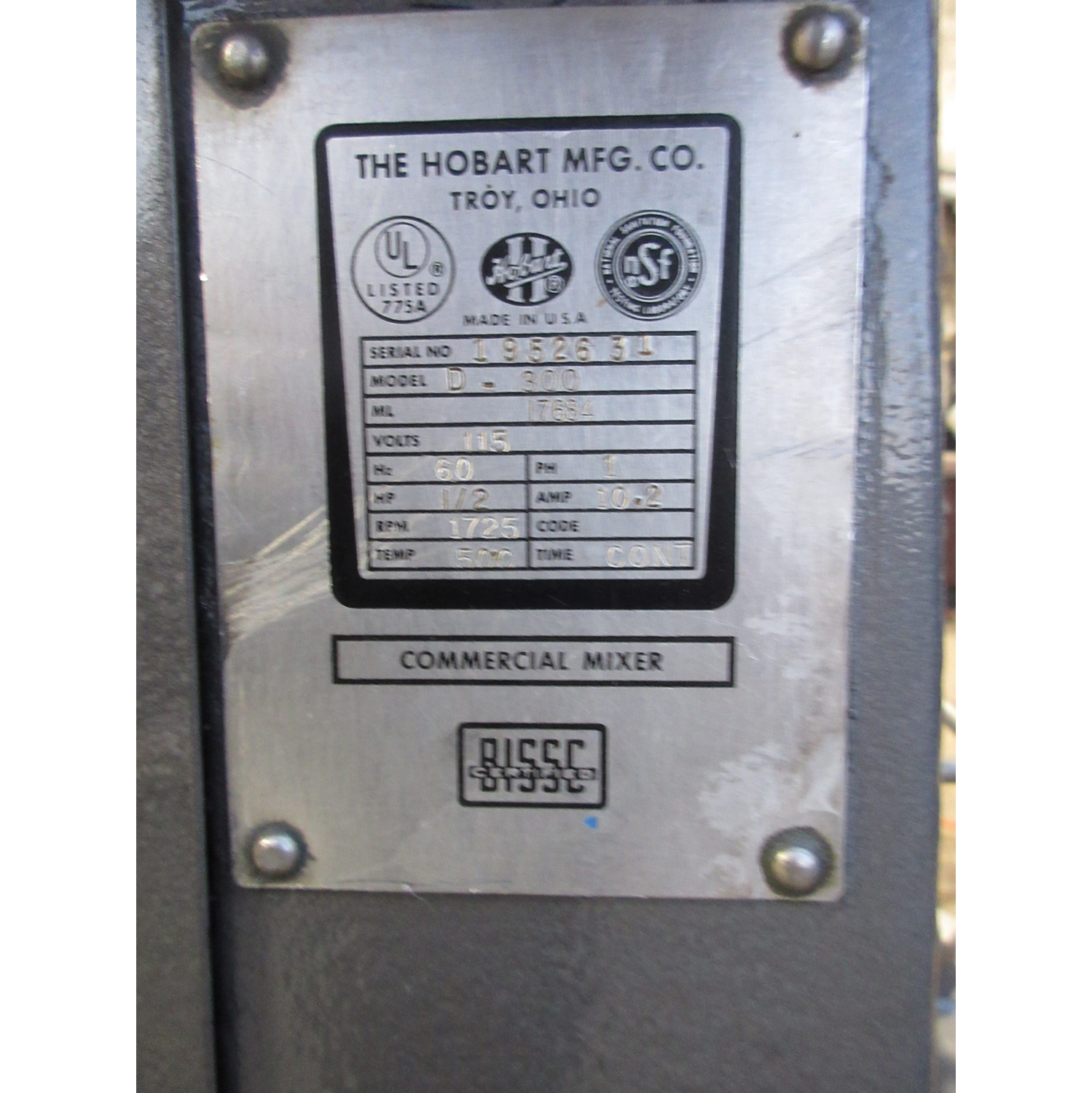 Hobart D300 Mixer 30 Qt, Bowl And 2 Attachments Included, Used Excellent Condition image 3