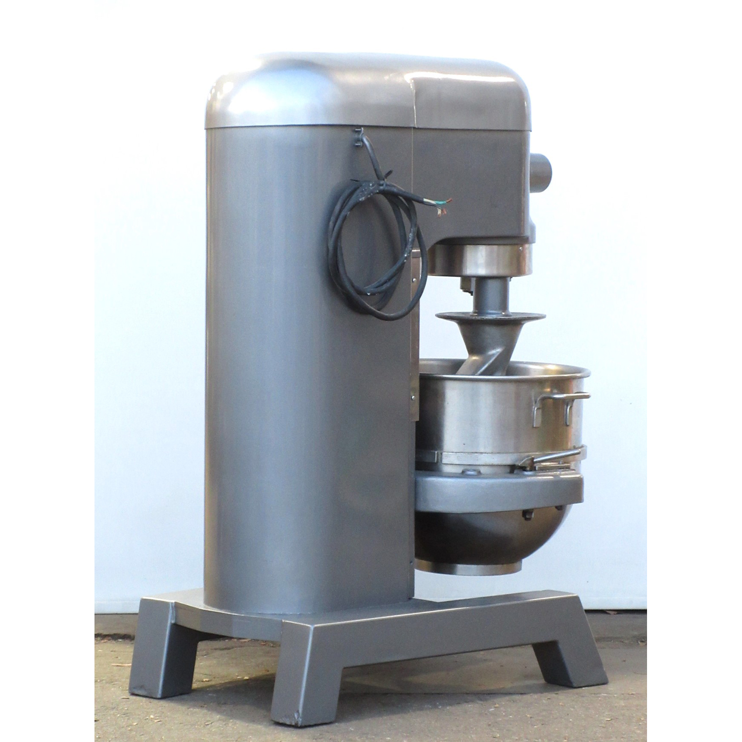 Hobart L800 80 Qt Mixer, Bowl And 2 Attachments Included, Used Excellent Condition image 1