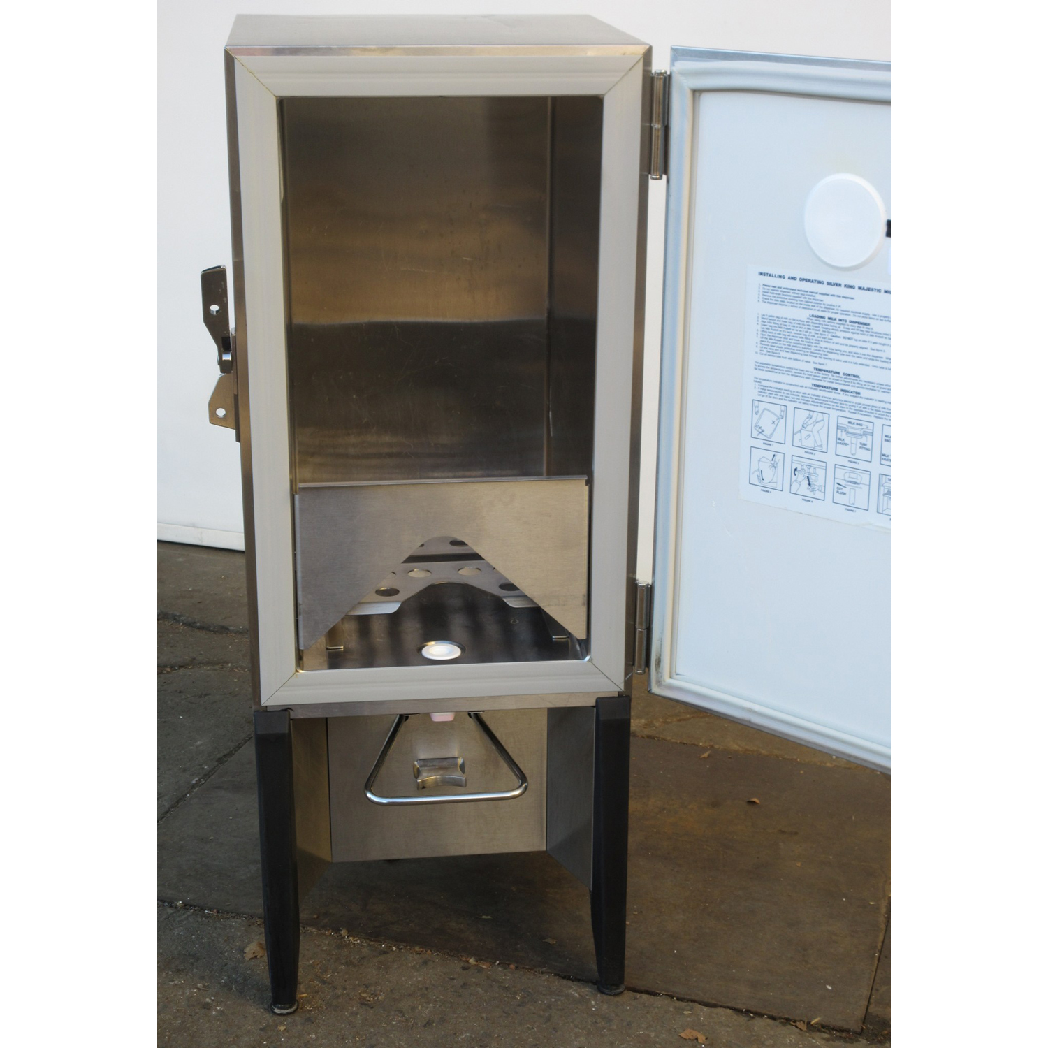 Silver King SKMAJ1/C4 Milk Dispenser, Used Excellent Condition image 1