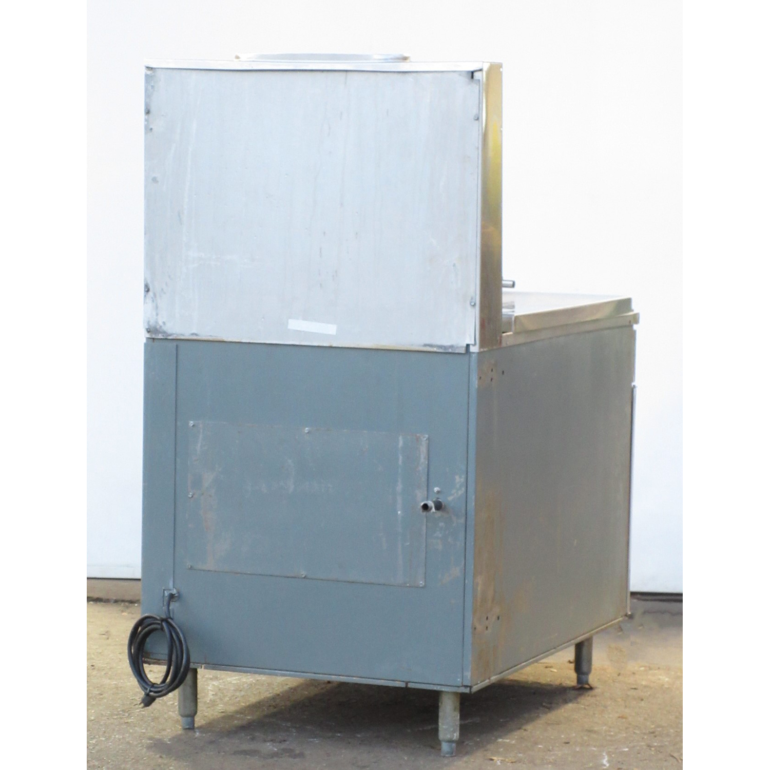 Pitco 24RUFMS Gas Donut Fryer. Used Excellent Condition image 3