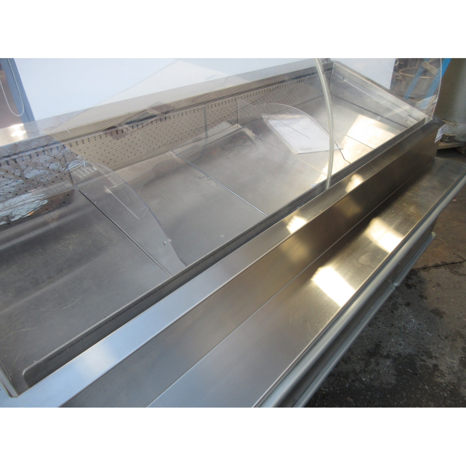 Traulsen TD078HT Seafood/Fish Display Case 78" Wide, Used Excellent Condition image 3