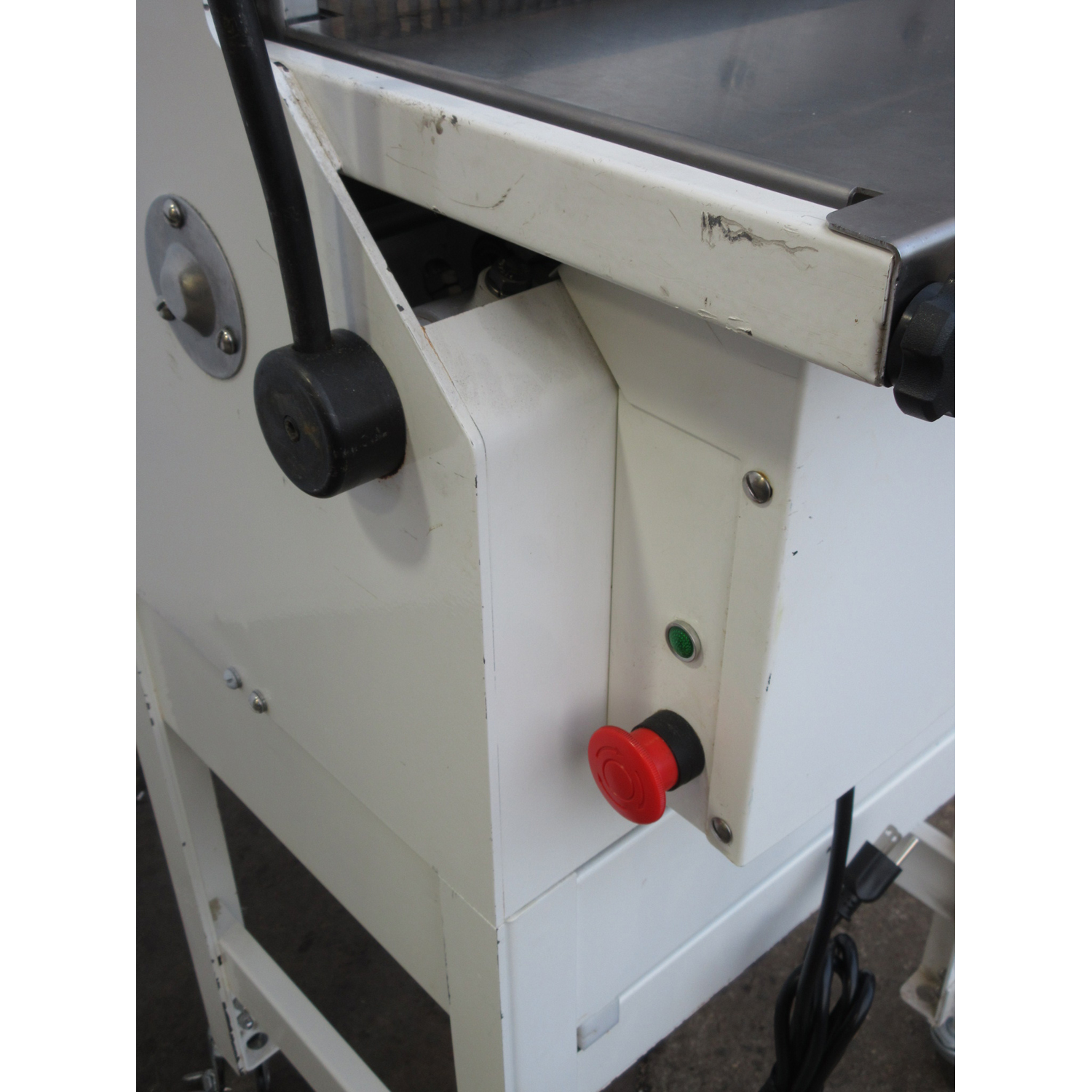 Oliver 777NT Bread Slicer 1/2" Cut, Used Excellent Condition image 3