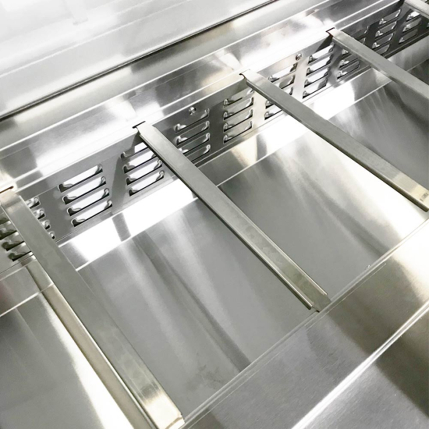 Coldline SMP72 72" Mega Top Refrigerated Sandwich Prep Table with Cutting Board and Food Pans image 4