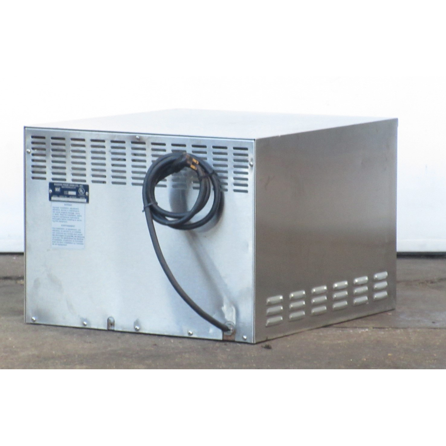 Bakers Pride P18 Countertop Electric Pizza Oven, Used Excellent Condition image 3