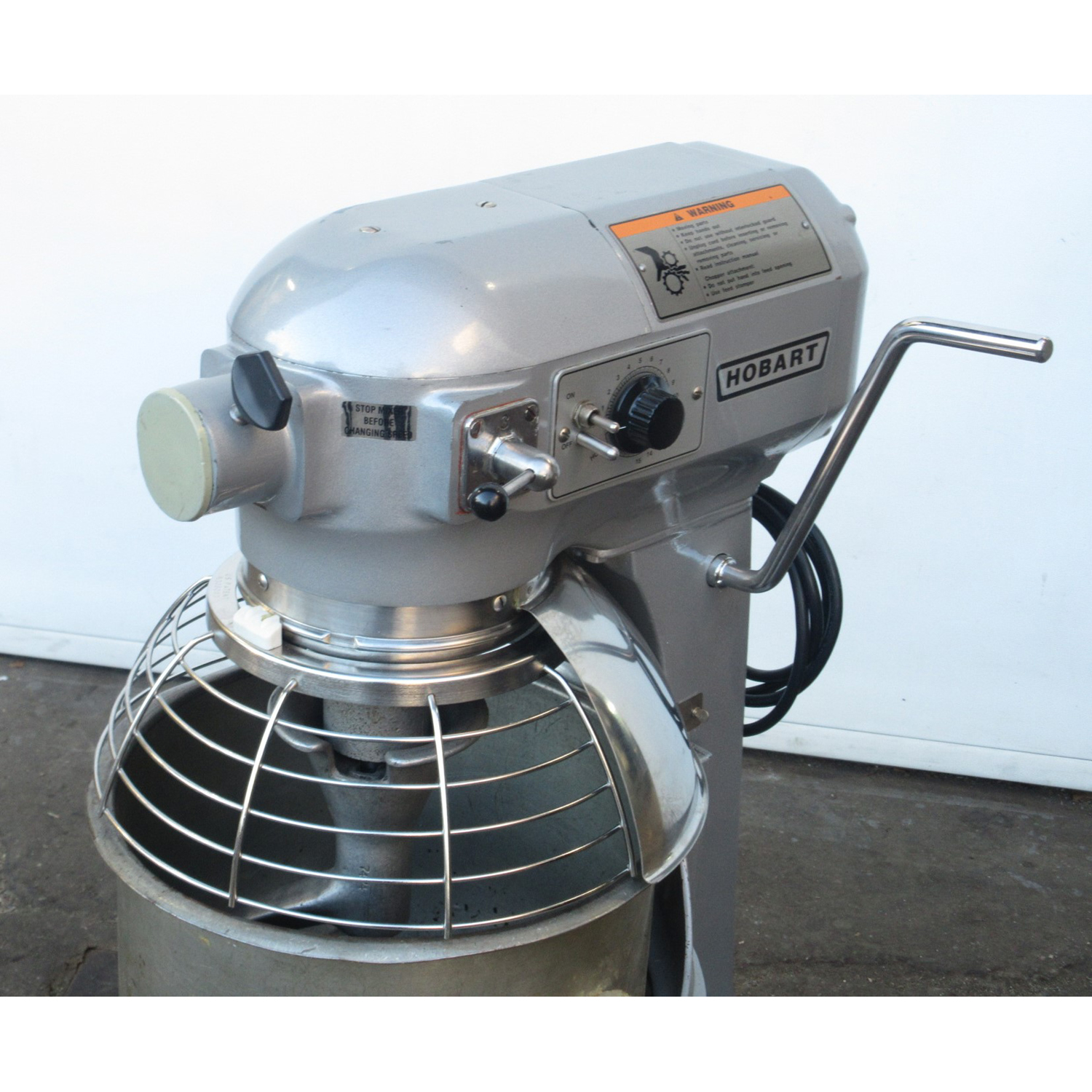 Hobart A200 Mixer 20 Qt, Bowl And 2 Attachments Included, Used Excellent Condition image 1