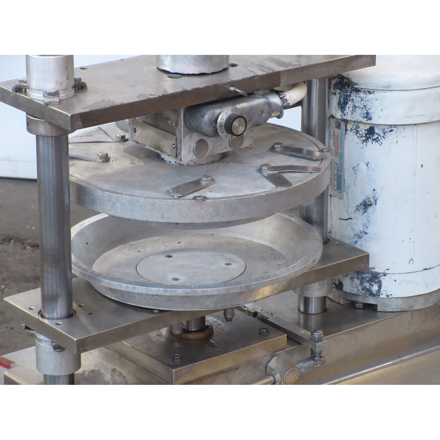 Comtec 2200 Hydraulic Pie Press, Used Excellent Condition image 2