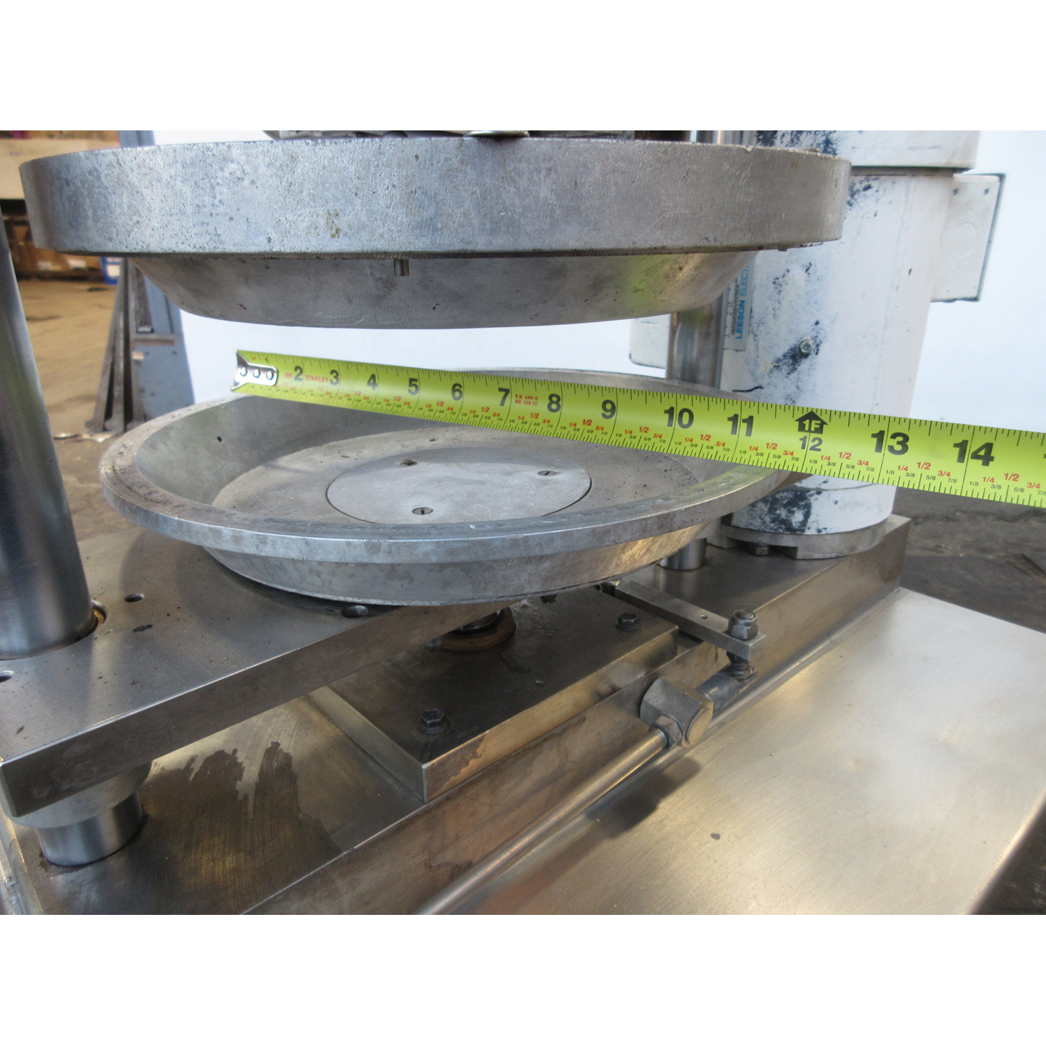 Comtec 2200 Hydraulic Pie Press, Used Excellent Condition image 3