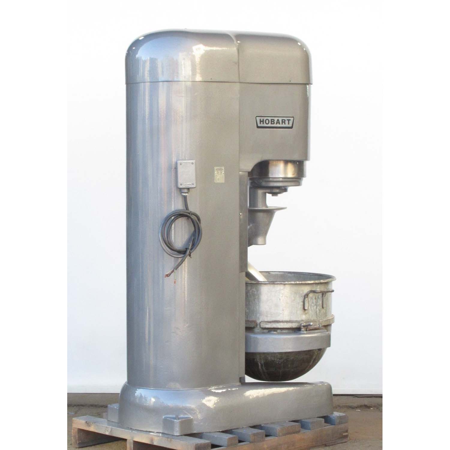 Hobart M802 80 Qt Mixer, Bowl And 2 Attachments Included, Used Excellent Condition  image 2