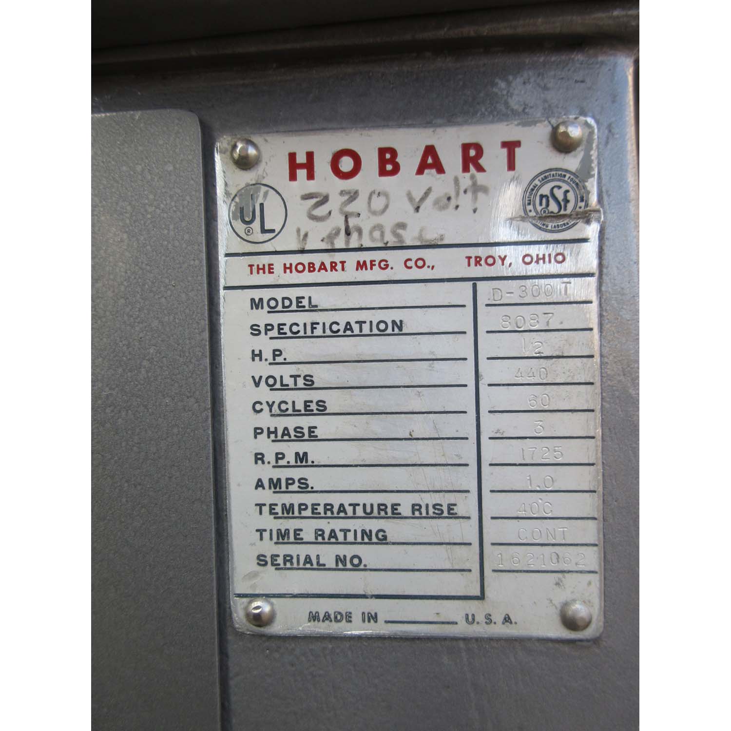 Hobart D300 Mixer 30 Qt, Bowl And 2 Attachments Included, Used Excellent Condition image 3