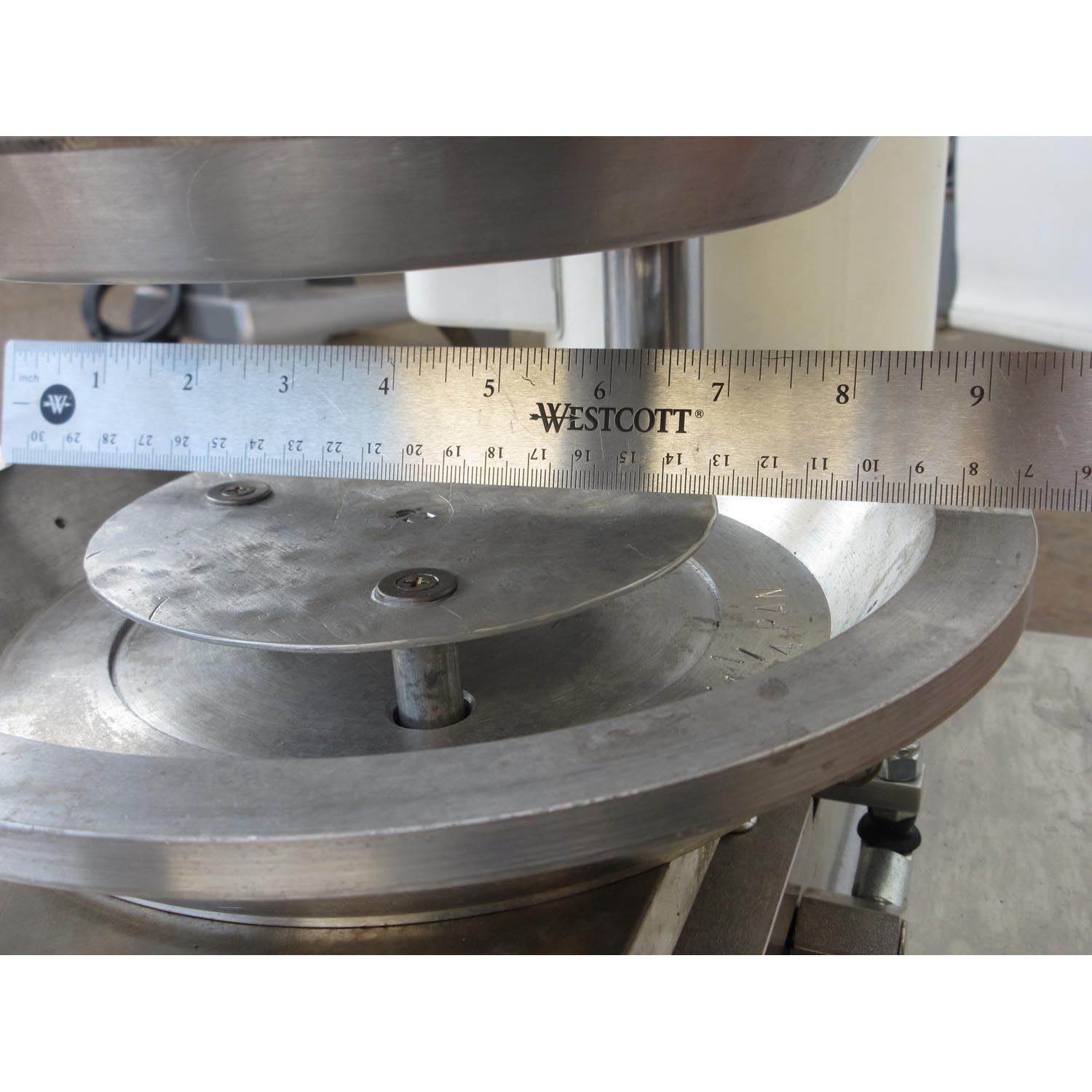 Comtec 2200 Hydraulic Pie Press, Used Excellent Condition image 2