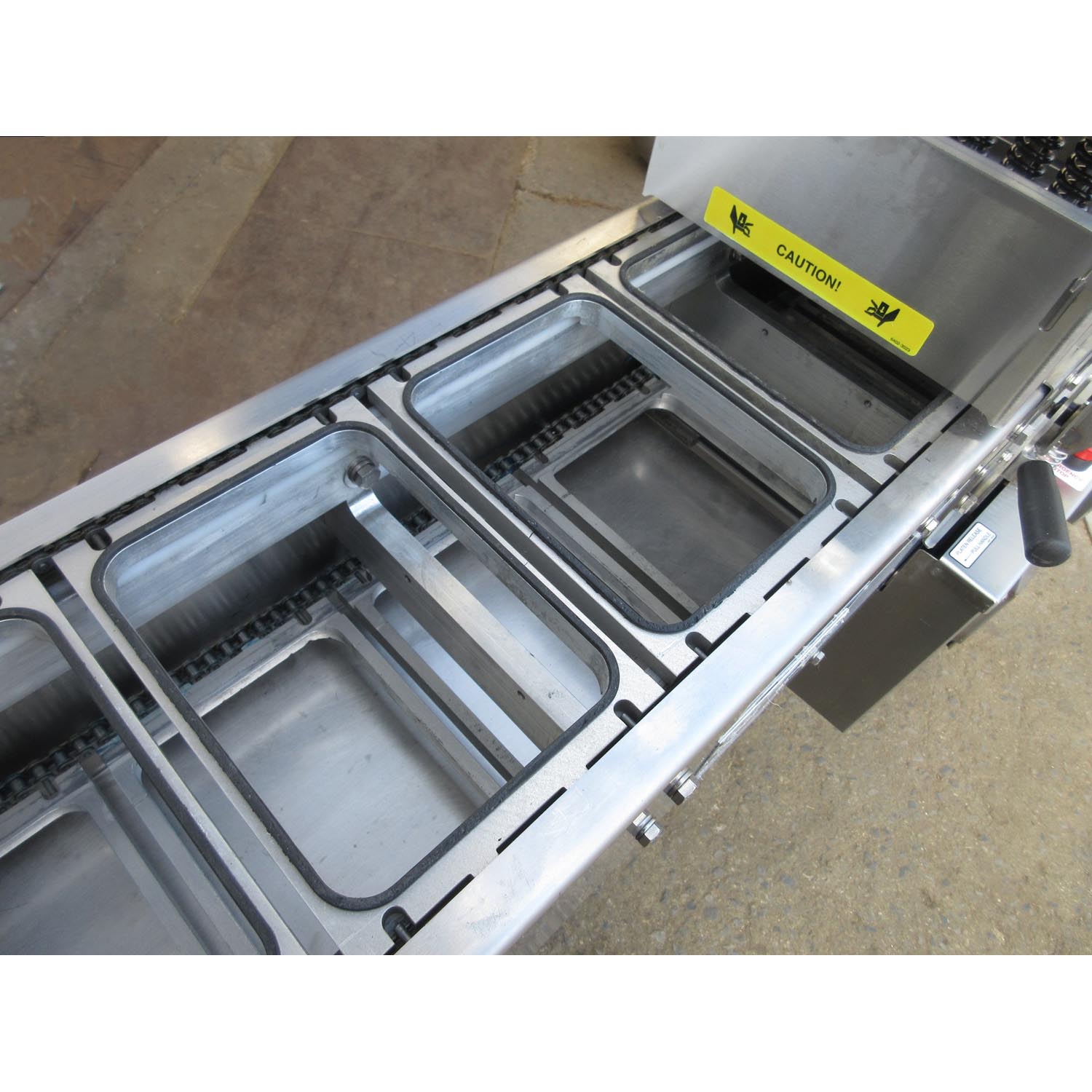 Oliver Food Tray Sealer, Used Excellent Condition image 2