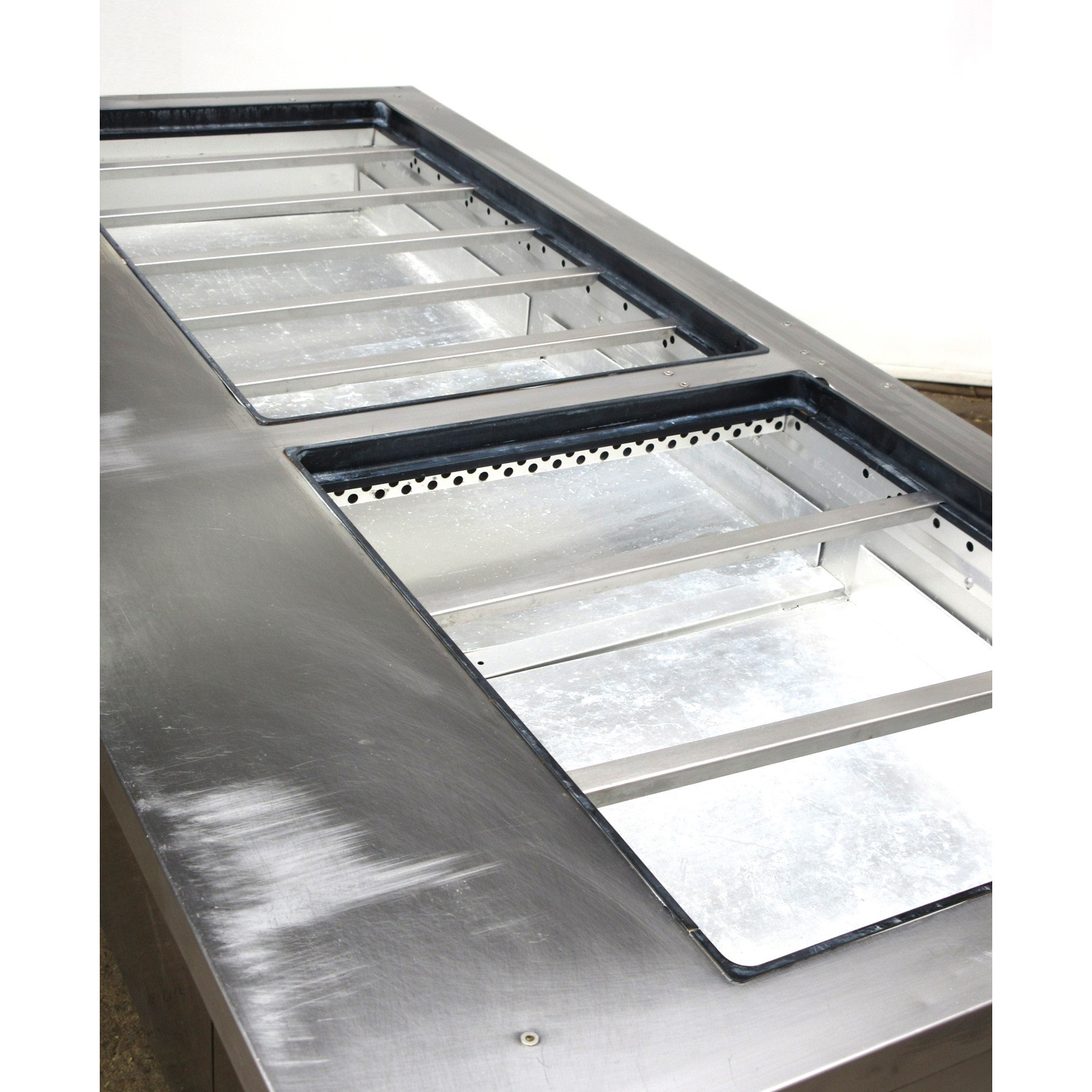 True TSSU-72-30M-B-ST-HC Refrigerated Sandwich Prep Table, Used Excellent Condition image 4