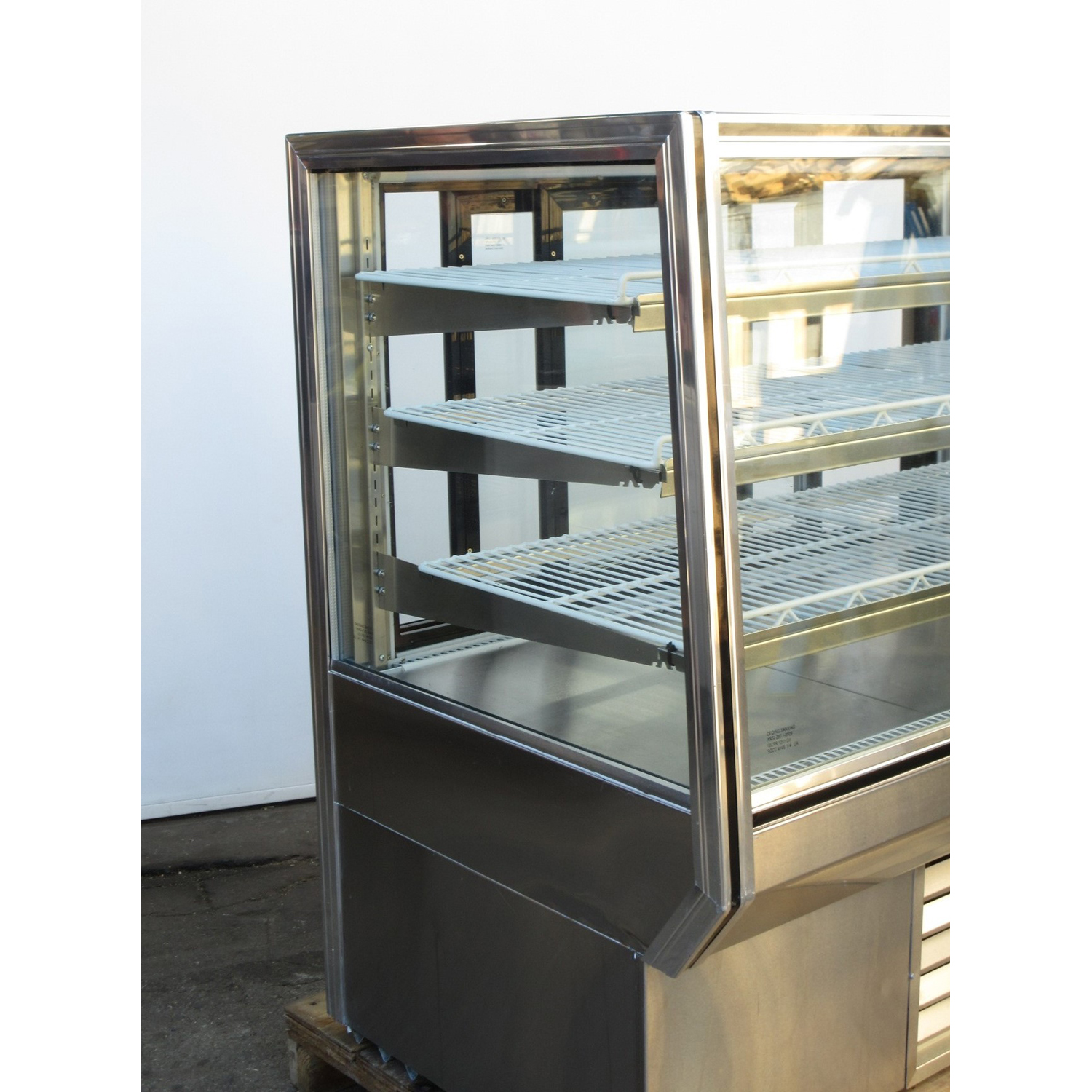 Leader HBK57SC Refrigerated Bakery Case, Used Excellent Condition image 2