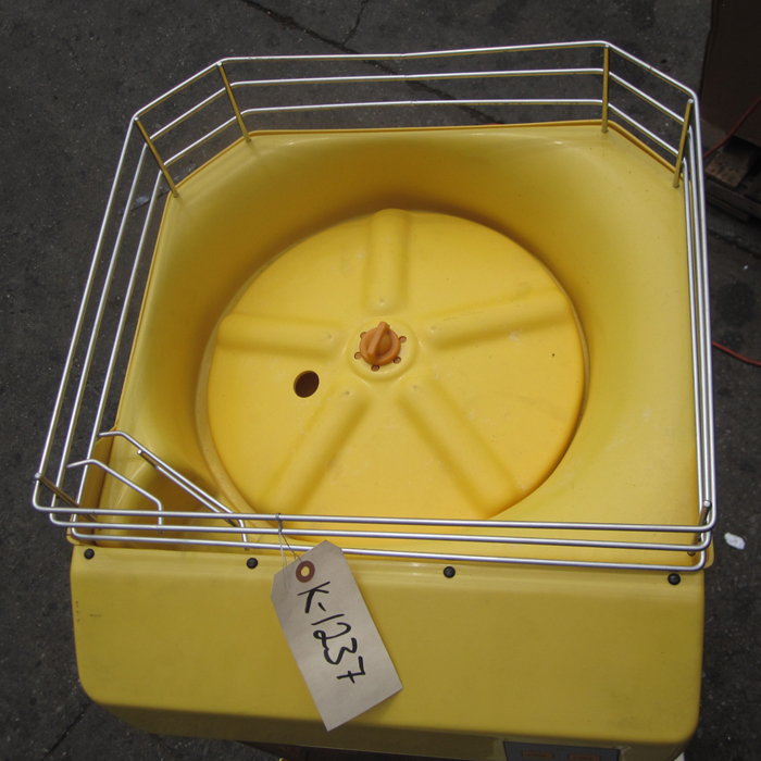 Zumex Automatic Orange/Lemon Juicer Machine Model OJ200 image 8
