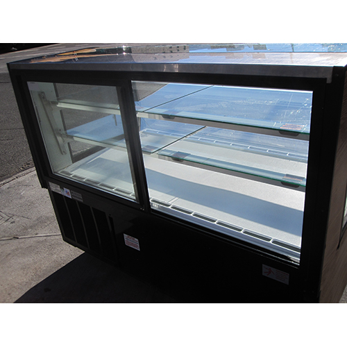 Federal Curved Glass Refrigerated Bakery Case Model CGR-5942 image 5