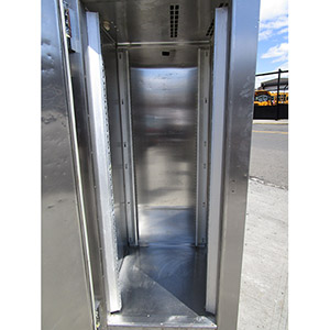 Traulsen RHT132WUT 1-Door Reach-In Refrigerator, Very Good Condition image 3