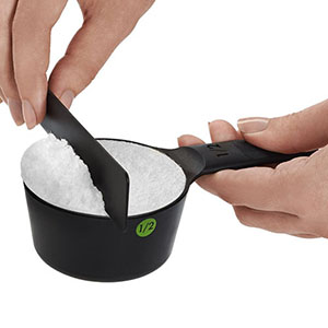 Oxo Good Grips 11110901 Measuring Cups with Scraper, Black image 2