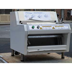 Oliver Bread Slicer 732N 1/2" Cut, Very Good Condition image 3