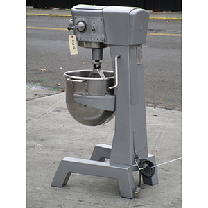 Hobart 30 Quart Mixer D300, Great Condition image 2