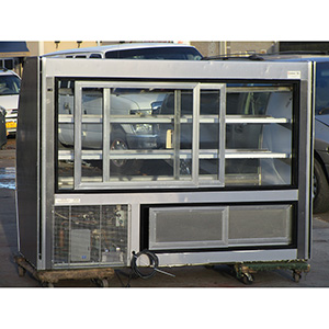 Leader NRHD72SC 72" Curved Glass Refrigerated Deli Case, Great Condition image 3