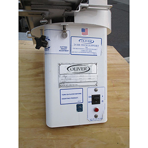 Oliver Bagel Slicer 702N, Excellent Condition image 3