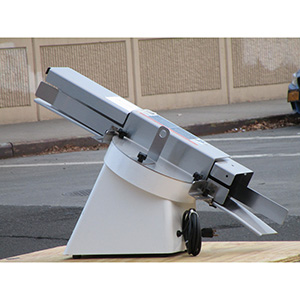 Oliver Bagel Slicer 702N, Excellent Condition image 5