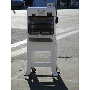 Oliver Gravity Feed Bread Slicer 797-32NC 1/2" Cut, Great Condition image 1