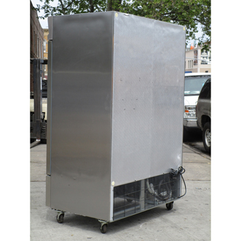 Entree CR2 2 Door Refrigerator, Very Good Condition image 4