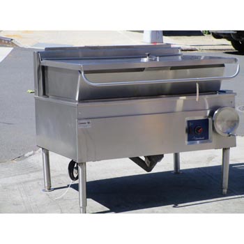 Cleveland SGL-40-TR 40 Gallon DuraPan Gas Open Base Tilt Skillet, Good Condition image 1