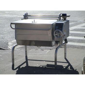 Groen BPM-40G Eclipse Braising Pan, 40 Gallon, Manual Tilt, S/S, Natrual Gas, Great Condition image 1