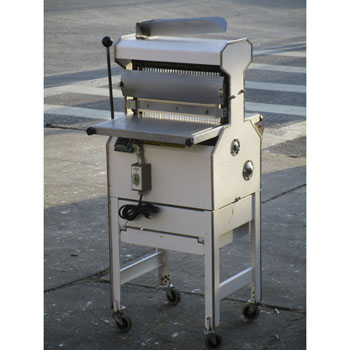 Oliver 777 Bread Slicer 1/2" Cut, Good Condition image 1