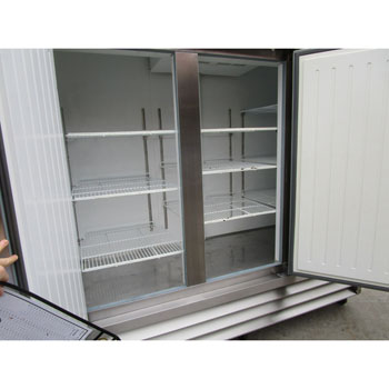 Entree 3 Door Refrigerator Model CR3- 72 Cu. Ft Excellent Condition image 2