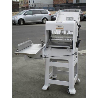 Oliver Gravity Feed Bread Slicer model #797 with Swing-Away Bagger model #1197, Great Condition image 3