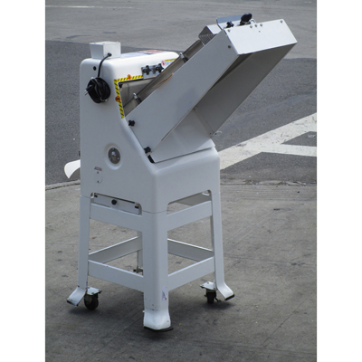 Oliver Gravity Feed Bread Slicer 797-32NC 1/2" Cut, Used Very Good Condition image 2