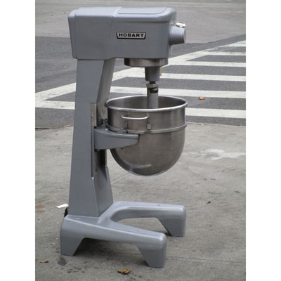 Hobart 30 Quart D-300 Mixer, Exellent Condition image 1