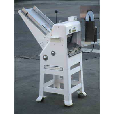 Oliver 797-32 5/8" Cut Bread Slicer With Bagger, Used Very Good Condition image 1