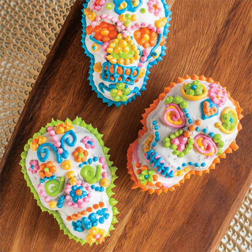 Nordic Ware Haunted Skull Cakelet Pan image 2