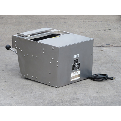 Oliver 709 Mini Supreme Bread Slicer, 1/2" Slices, Used Great Condition image 1