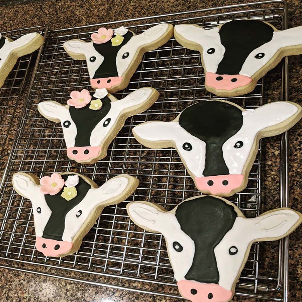 Ann Clark Cow Face Cookie Cutter, 4-1/2" x 3-1/4" image 2