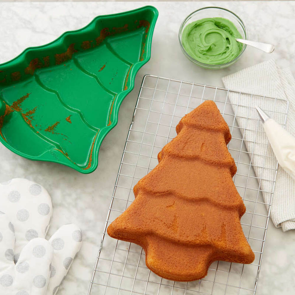 wilton-non-stick-christmas-tree-cake-pan-specialty-cake-pans-bakedeco-com