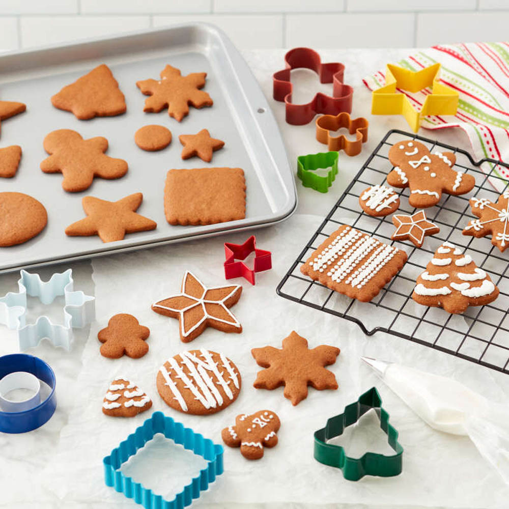 Wilton Happy Holidays Cookie Baking Set, 12-Piece Set image 5