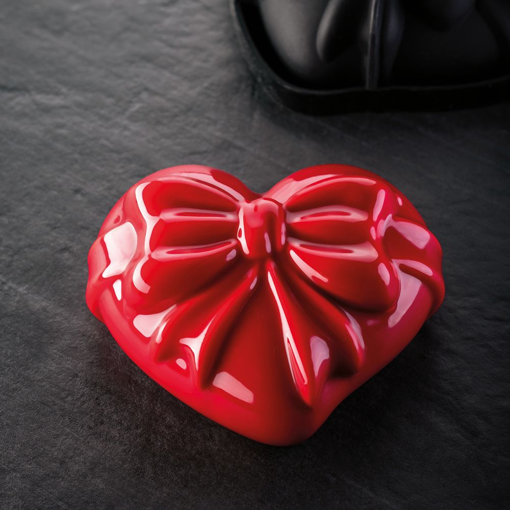 Pavoni Pavocake Silicone Mini 'CADEAU' Heart Mold with Bow, 148mm x 134mm x 58mm image 2