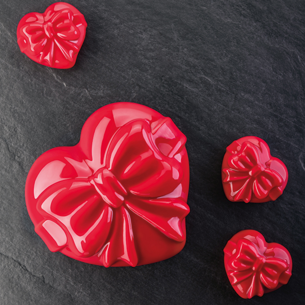 Pavoni Pavocake Silicone 'CADEAU' Heart Mold with Bow, 180mm x 162mm x 67mm image 2