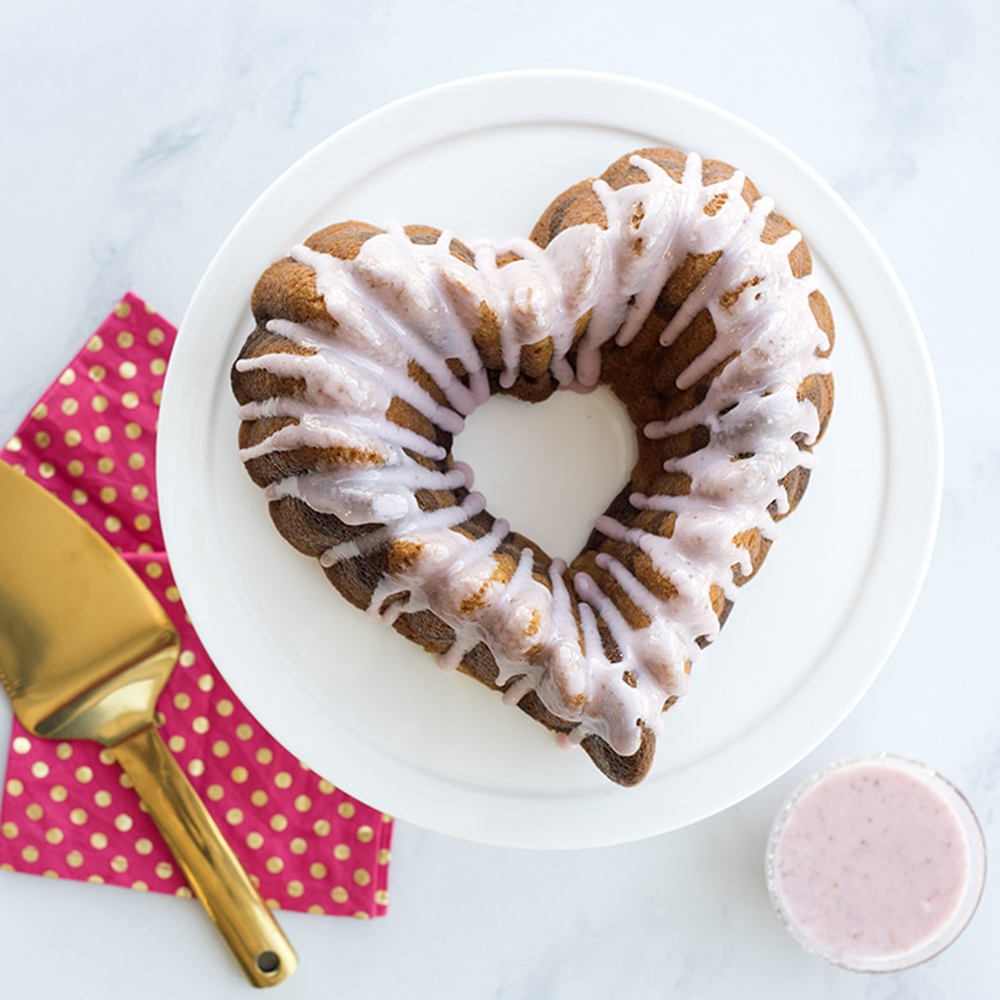 Nordicware Elegant Aluminum Heart 10 Cup Bundt Cake Pan  image 3