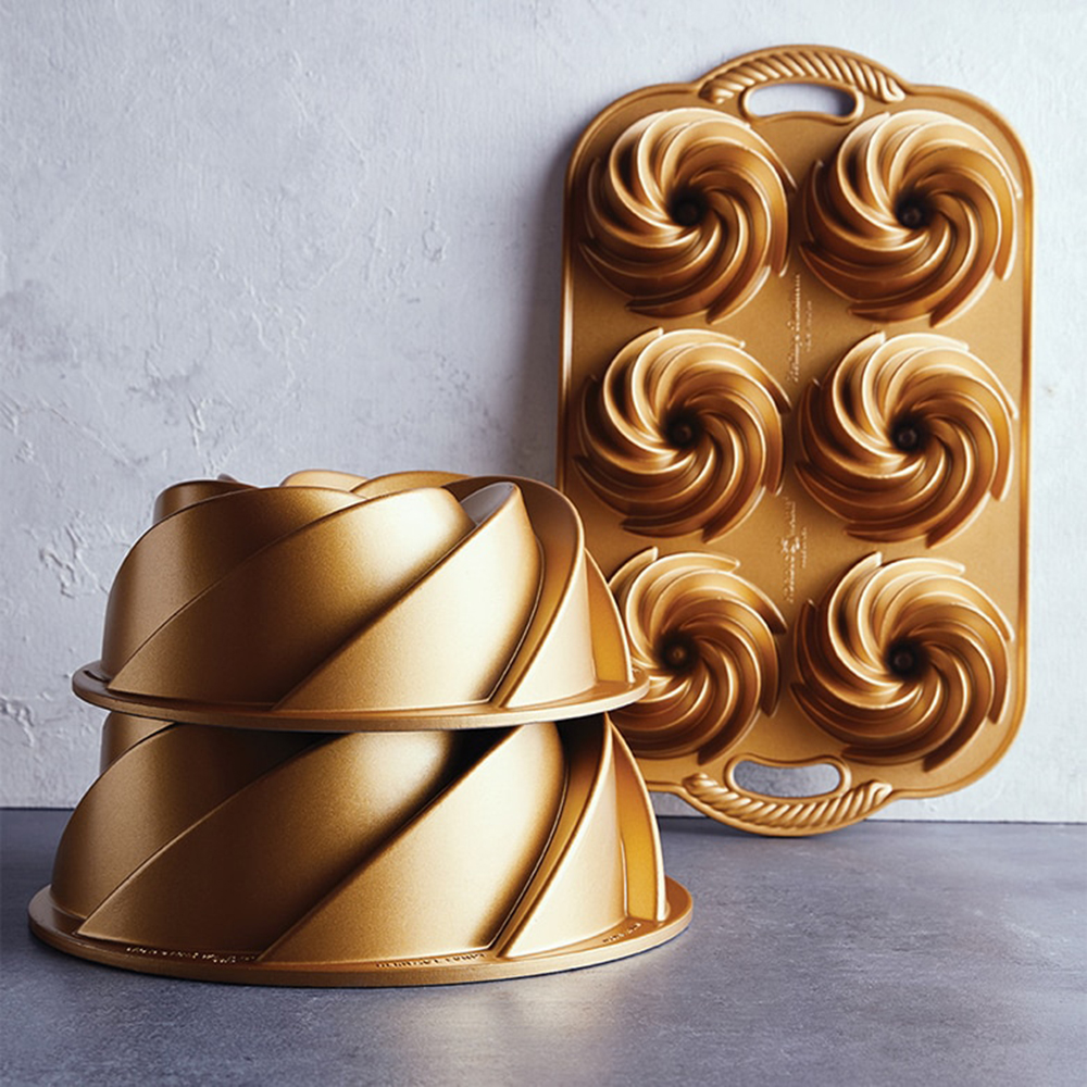 Nordic Ware 80677 Gold Heritage Bundt Pan, 10 Cup image 5