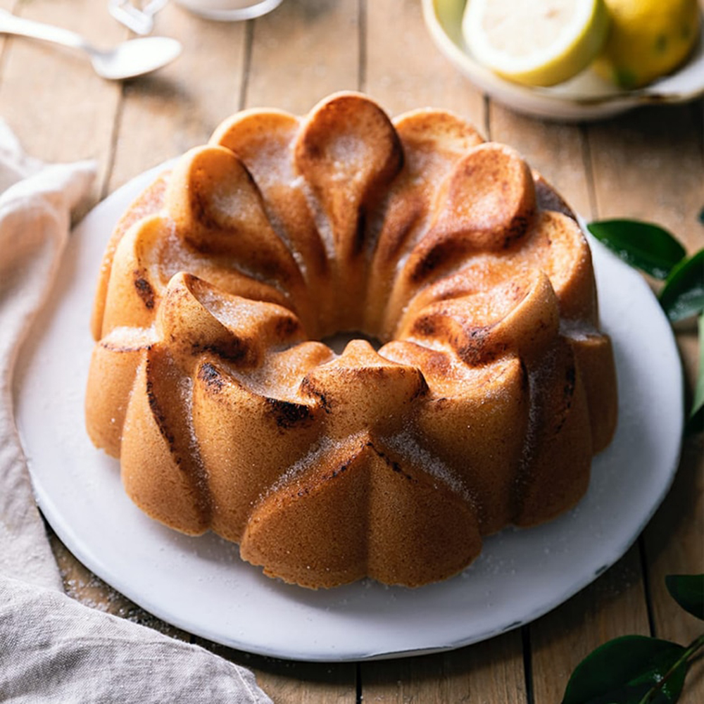 Nordic Ware 93848 Magnolia Bundt Pan image 4