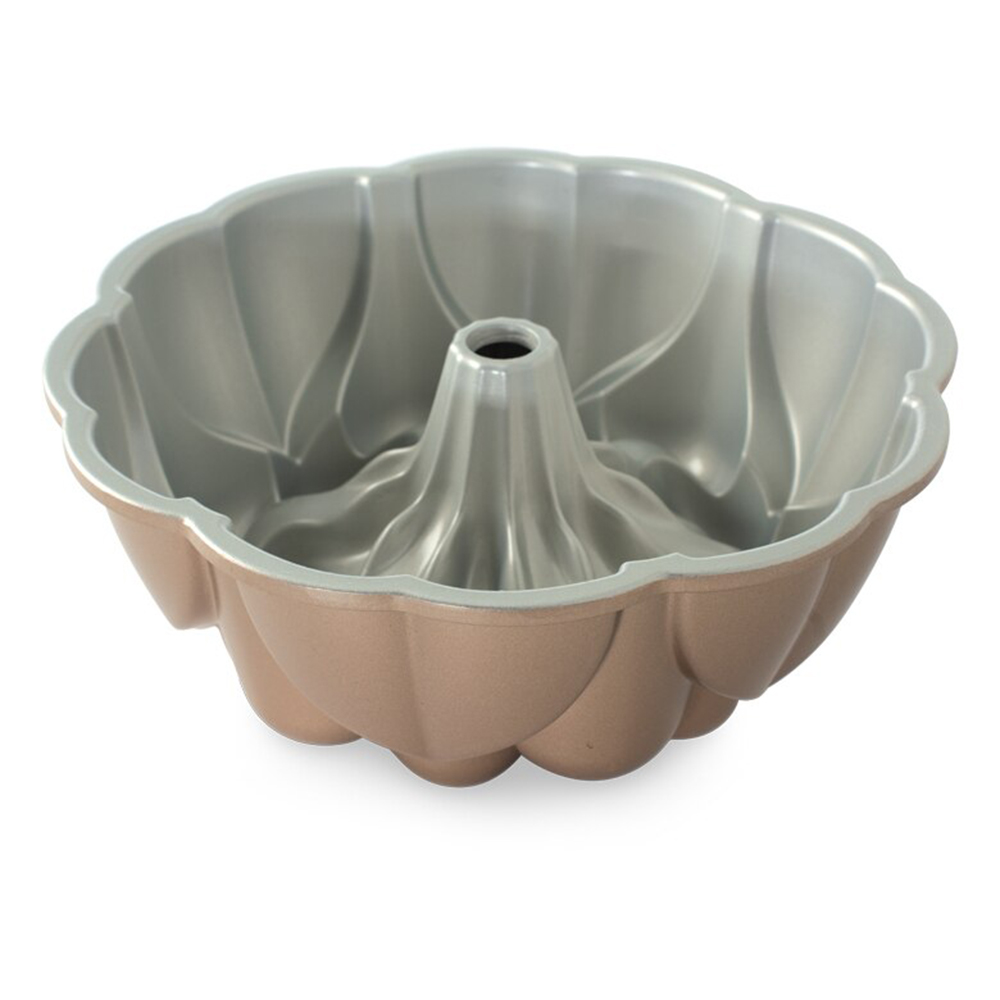 Nordic Ware 93848 Magnolia Bundt Pan image 1