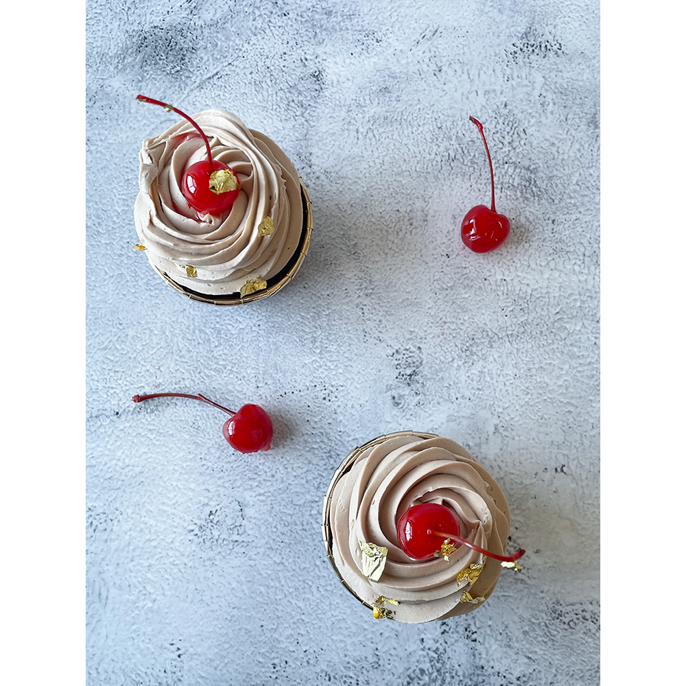 Pleated Muffin Cup with Gold Insert, Pack of 16 image 2