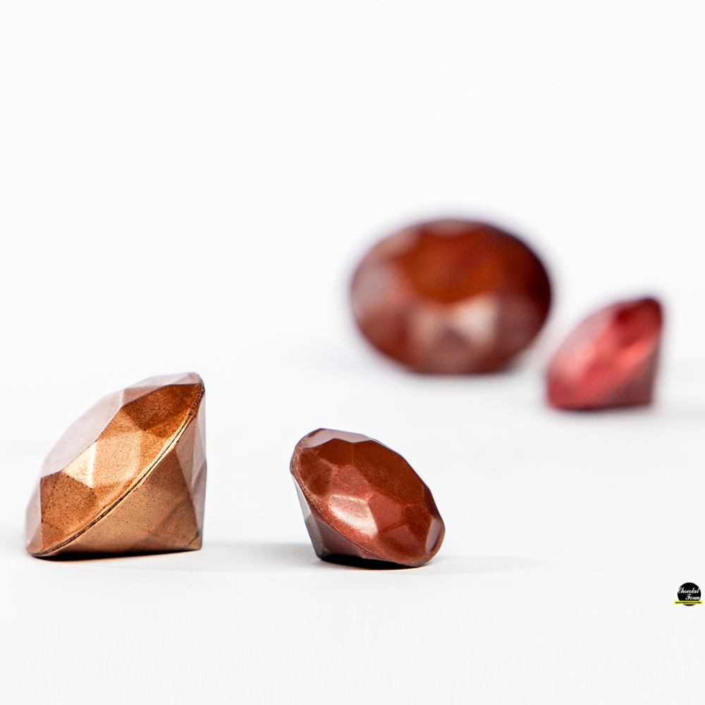 Chocolate World Polycarbonate Chocolate Mold, 3D Large Diamond, 18 Cavities image 1