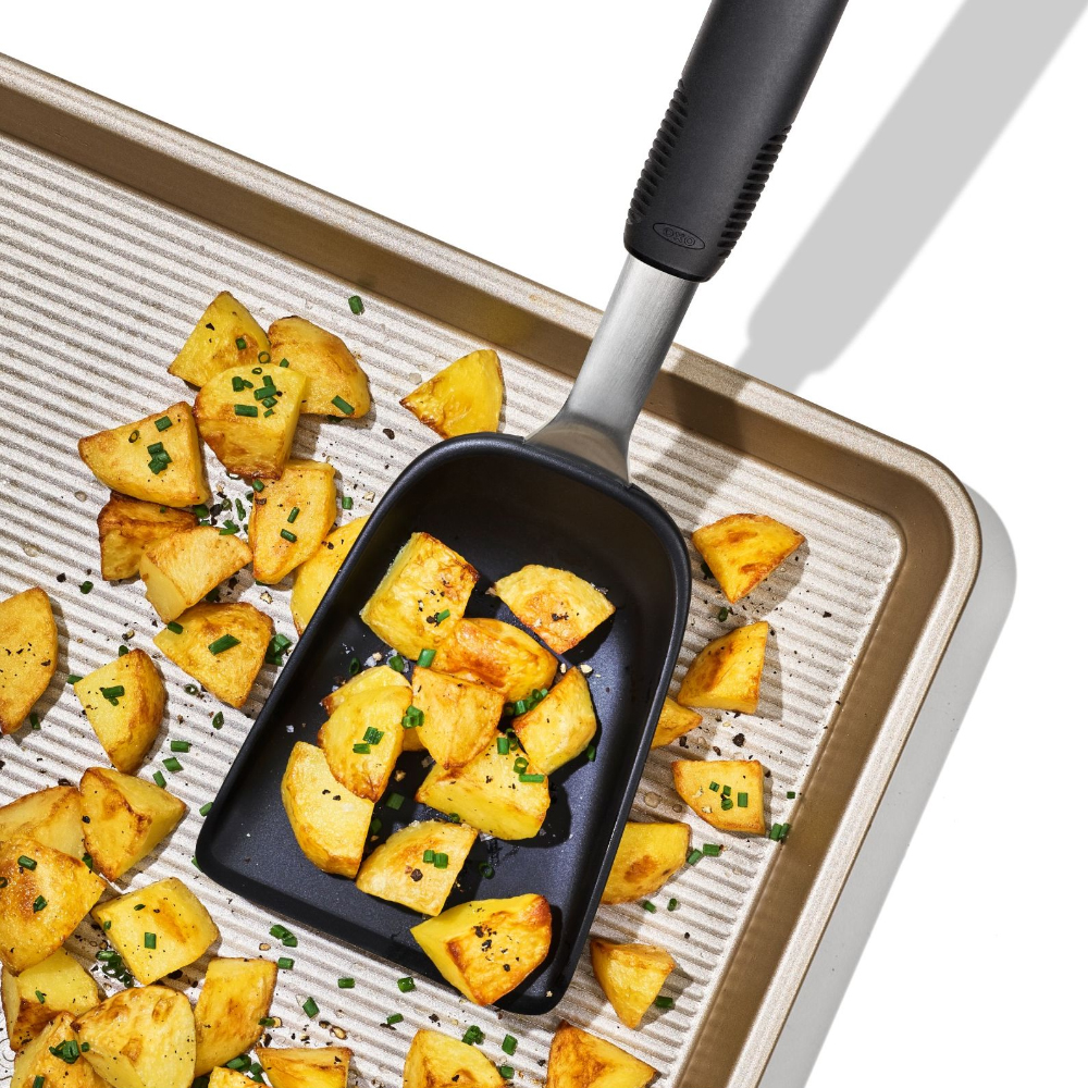 OXO Sheet Pan Scoop image 3